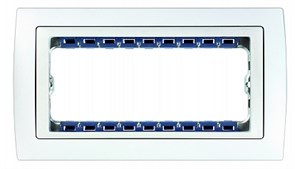 Simon 82 Centr. Белая Рамка с суппортом на 5 узких модулей