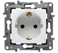 Legrand Etika белый розетка с заземлением, со шторками, винт. клем. 672222 Legrand Etika белый розетка с заземлением, со шторками, винт. клем. 672222
